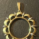 2x Gouden munthangers 14k en wit goud