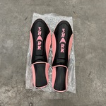 7 paar Scheenbeschermers Shark, Zwart/Roze , L
