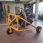 Vliegtuigmotor op frame