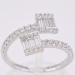 Witgouden design ring met briljant en baguette