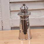 Decoratie vuurtoren cocktail shaker