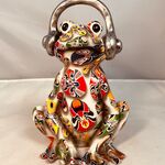 Gedecoreerd kikker sculptuur