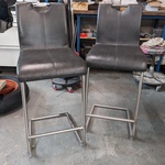 2x barkruk, lederlook bruin/grijs