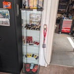 Vitrinekast met miniaturen