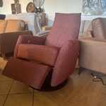 Relaxfauteuil – rood stof – manueel verstelbaar – zwarte poot
