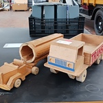 2x Houten vrachtauto