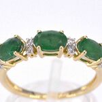 Gouden ring met diamanten en smaragd