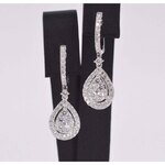 Druppelvormige oorhangers met briljant geslepen diamanten