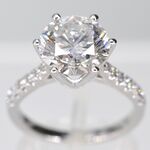 Witgouden ring met een diamant van 3.01 carat