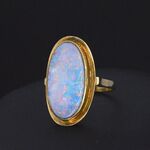 Gouden ring met doublet opaal