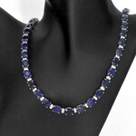 Tenniscollier met grote saffieren en natuurlijke diamanten
