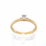 Gouden solitair ring met een natuurlijke diamant