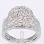 Witgouden entourage ring met diamanten