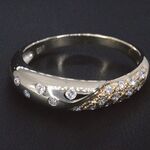 Gouden ring met briljant geslepen diamanten
