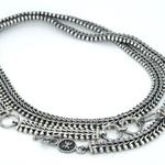 Lange zilveren riem met edelsteen