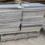 Ca. 15m2 betontegel excl. showbord vulling