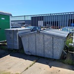 2x Stalen rolcontainer