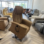 Fauteuil Essie met sta-op functie, Hjort-Knudsen, cognac