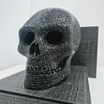 Jan Roedema x Damian Hirst – 10.000 diamanten skullhead reproductie