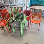 Ca. 20x Kunststof terrasstoelen
