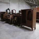 Diverse antieke kasten voor renovatie