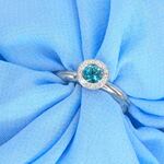 Gouden ring met natuurlijke diamanten en een swiss blue topaas