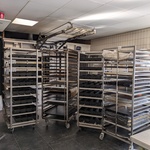4x Diverse bakplaatwagens met inhoud