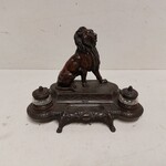 Antiek inkstel met bronzen leeuwsculptuur
