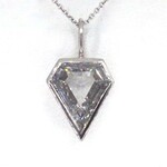 Gouden hanger met een uniek geslepen diamant, excl. ketting