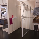 Showroom inloopdouche met douchecombinatie Novellini, H style