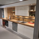 Showroom keukenopstelling, Dankuchen Design, wit hoogglans