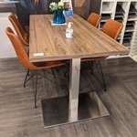 Kantoortafel met stoelen