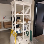 Kast met diverse sanitair toebehoren