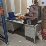 Diverse gereedschap incl. bureau