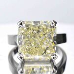 Witgouden solitaire ring met een diamant van 10.03 carat
