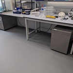 2x  Laboratoriumtafel  met ladeblok