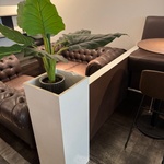 Roomdivider met bloembak, wit/bruin