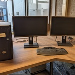 Computer met 2x monitor Coolermaster, core i5