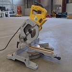 Afkortzaag DeWalt, DW707