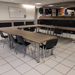 5x Kantinetafel met 19x diverse stoel