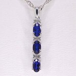 Witgouden hanger met diamanten en saffier , excl. ketting