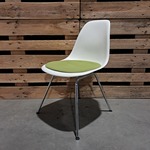 Ca. 10x Design stoel met vast zitkussen, Vitra., Eames, Groen & geel