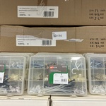 Ca. 48x Assortiment box huishoudelijke bevestigingsartikelen