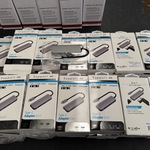 53x Adapter USB-C (26x 4-in-1, 27x 3-in-1)