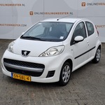 Personenauto, Peugeot, 107 1.0-12V XS, wit, 2011