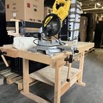 Werktafel met dewalt dws774-qs afkortzaag