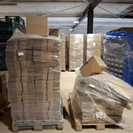 Partij verpakkingsdozen op 2x pallet