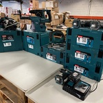 6x Bouwgereedschap, 1x 18V accu, 1x lader, M-boxen, Makita