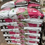 Ca. 40x Zakken rozen en bloemen potgrond