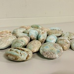 Ca. 22x Blue Caribbean Calciet handstenen